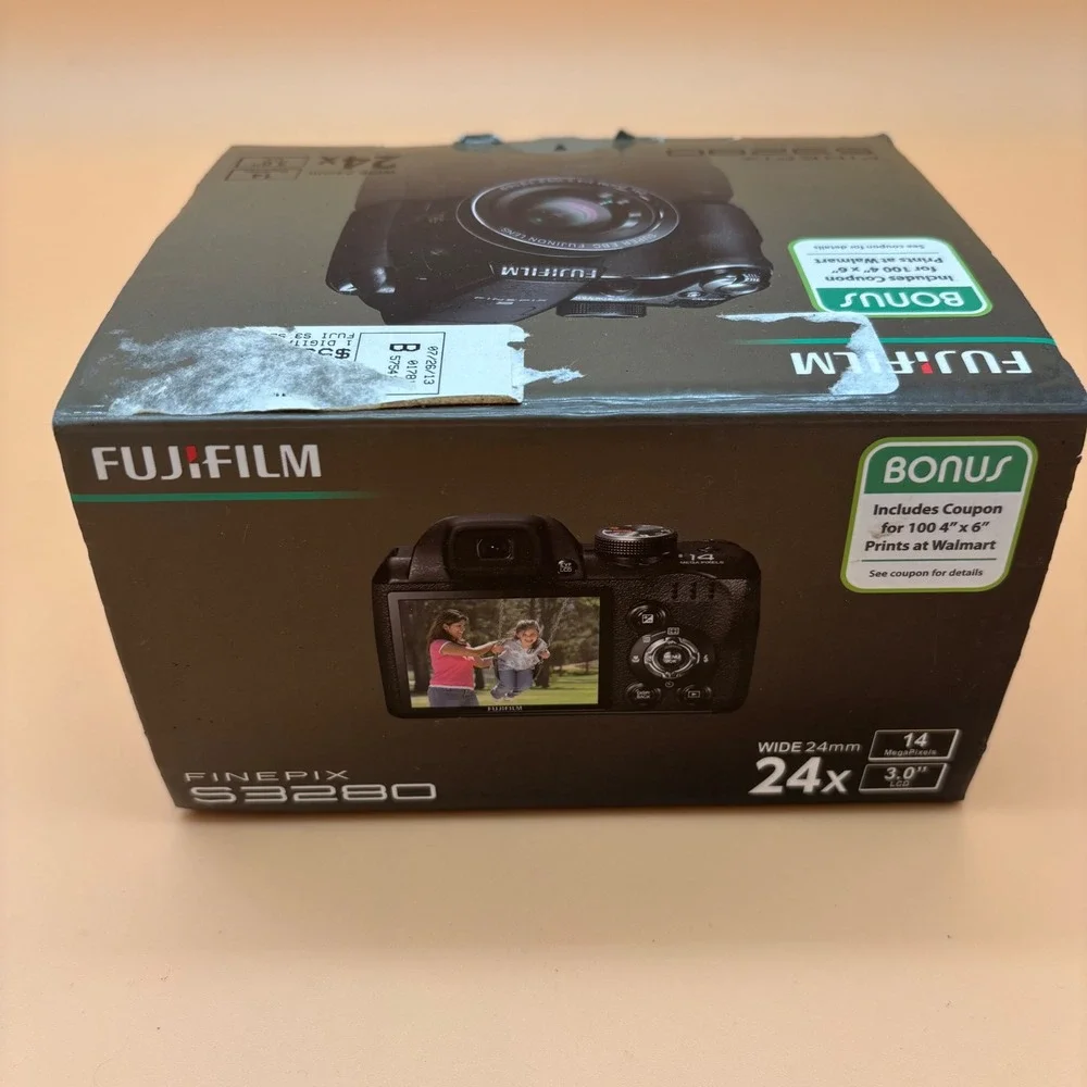 Fujifilm FinePix S3280 Digital Camera 14MP 24x Optical Zoom 3.0 LCD Black